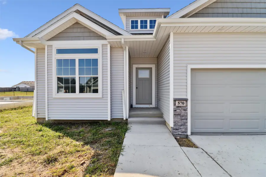570 SE Hollow Court, West Des Moines, IA 50265 - Image #2