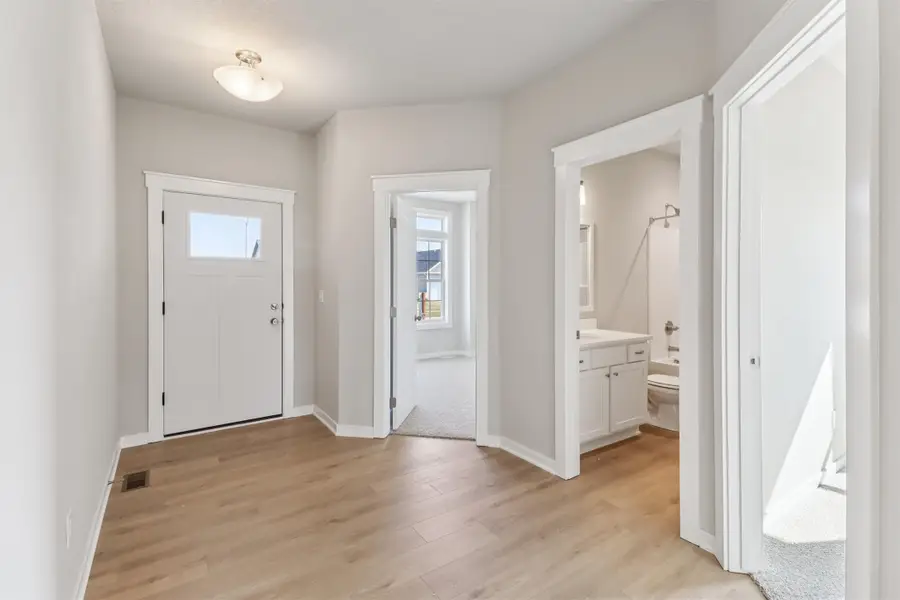 570 SE Hollow Court, West Des Moines, IA 50265 - Image #3