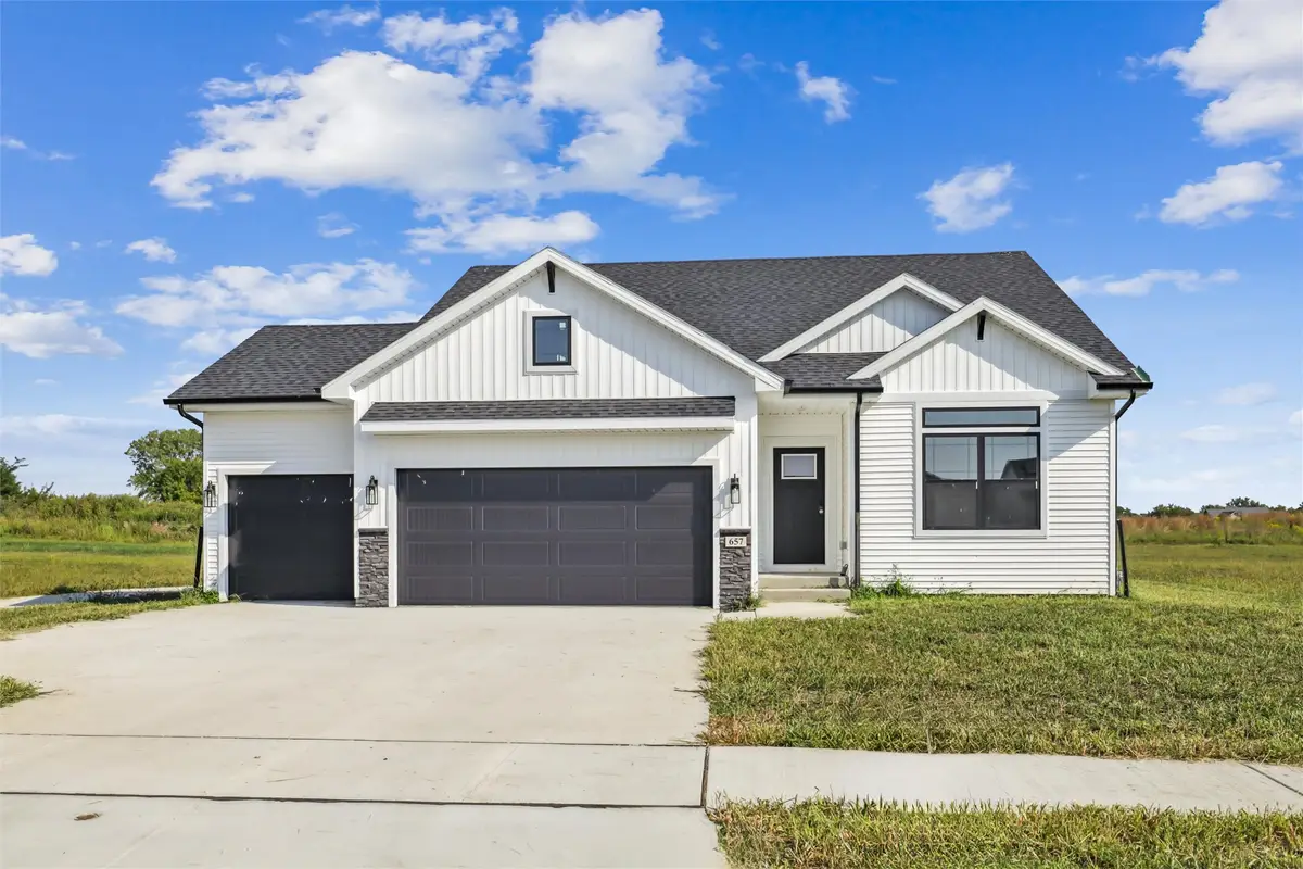 657 SE Hollow Court, West Des Moines, IA 50265 - Image #1