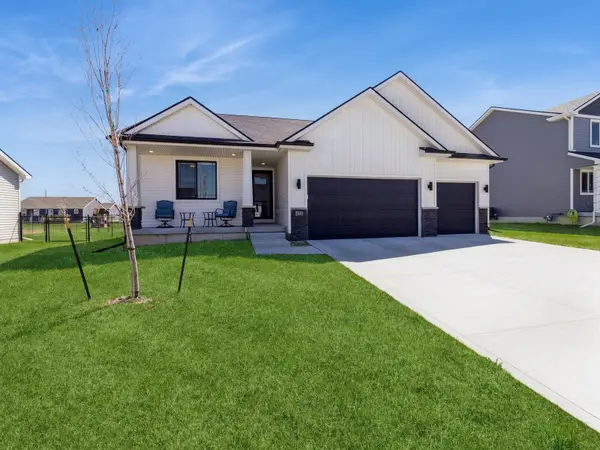 421 Wicker Drive, Huxley, IA 50124