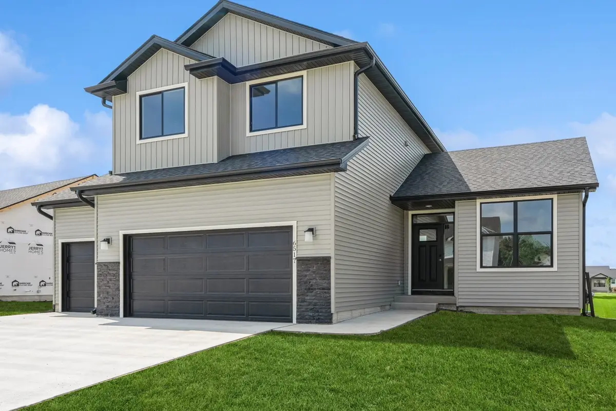 6517 NE George Avenue, Pleasant Hill, IA 50327 - Image #1