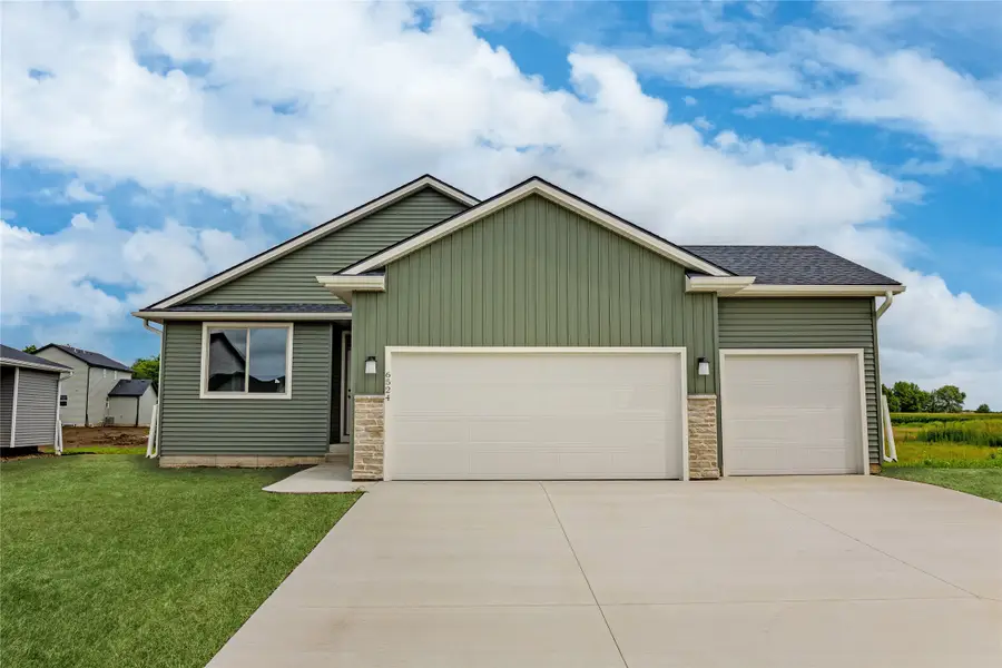 6524 NE Caroline Avenue, Pleasant Hill, IA 50327 - Image #2