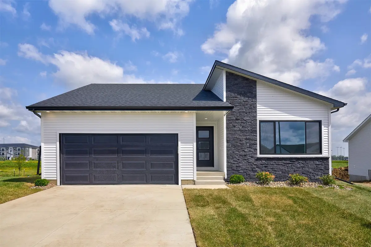 635 NW Compass Avenue, Waukee, IA 50263 - Image #1