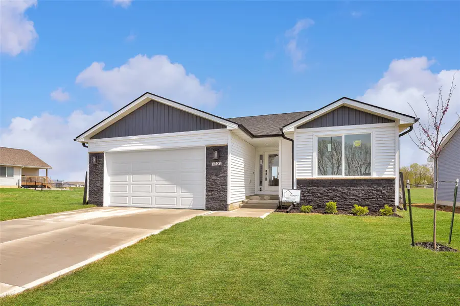 3201 Brook Landing Court, Des Moines, IA 50317 - Image #2