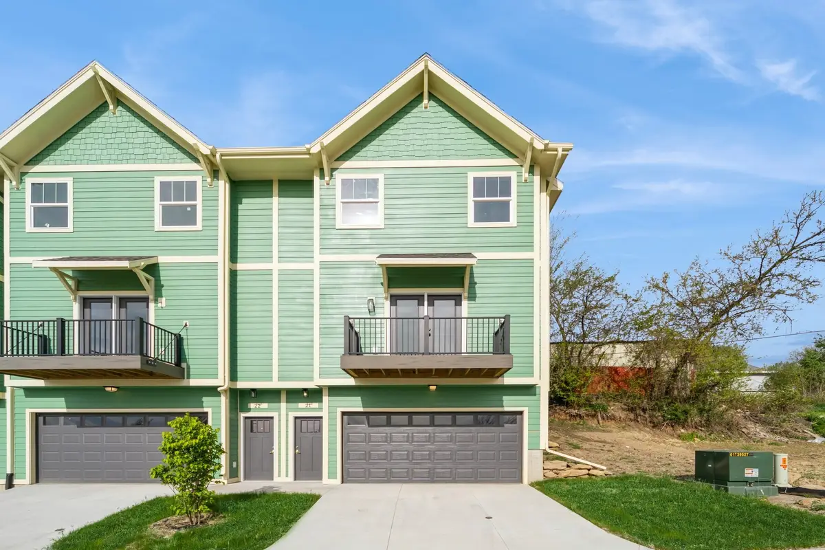 335 Forest Avenue #21, Des Moines, IA 50314 - Image #1