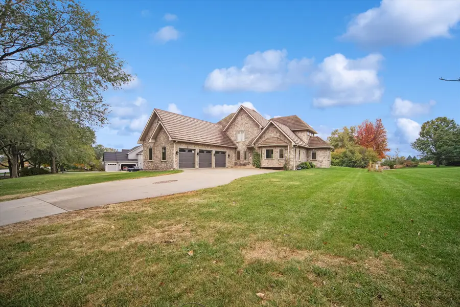 31262 Napa Valley Drive, Waukee, IA 50263 - Image #2