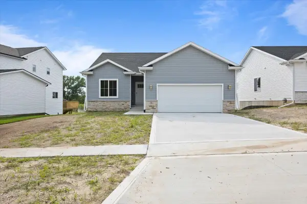 384 Napoli Avenue, West Des Moines, IA 50266