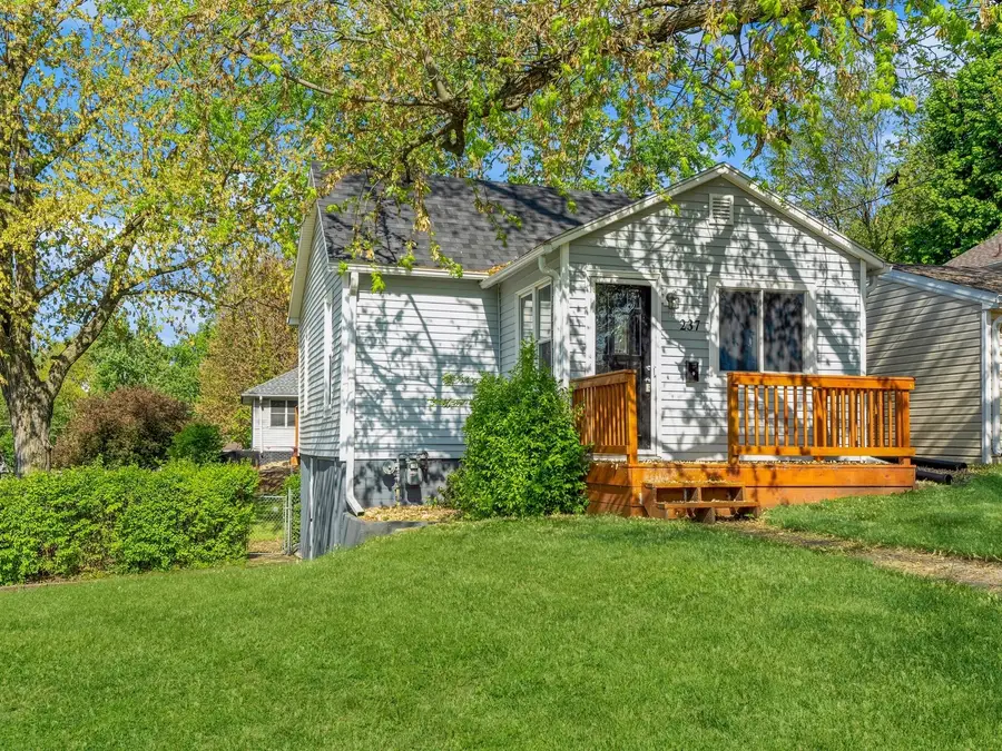 237 W 12th Street S, Newton, IA 50208 - Image #2