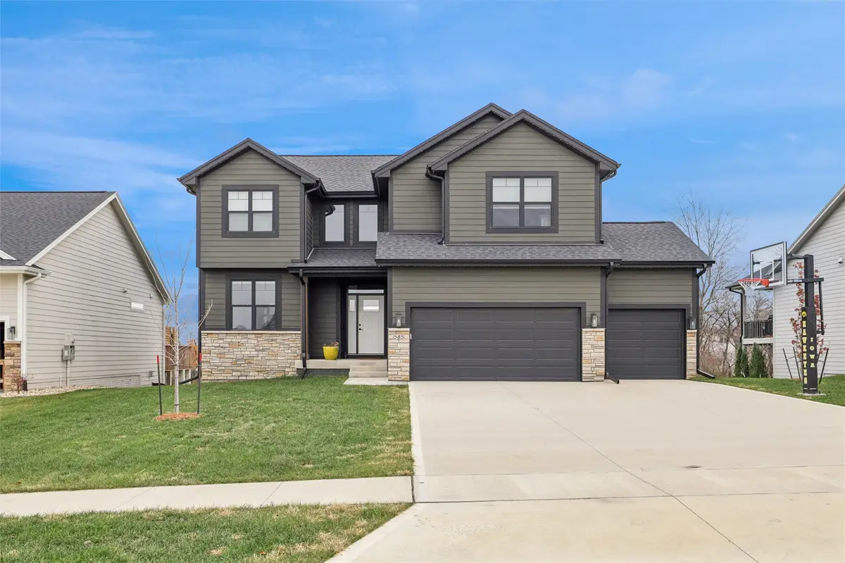 585 NW Rosemont Drive, Waukee, IA 50263 - Image #1