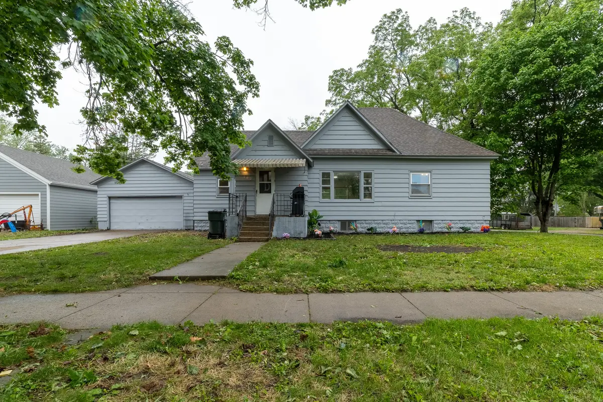 702 12th Street S, Grand Junction, IA 50107 - Image #1