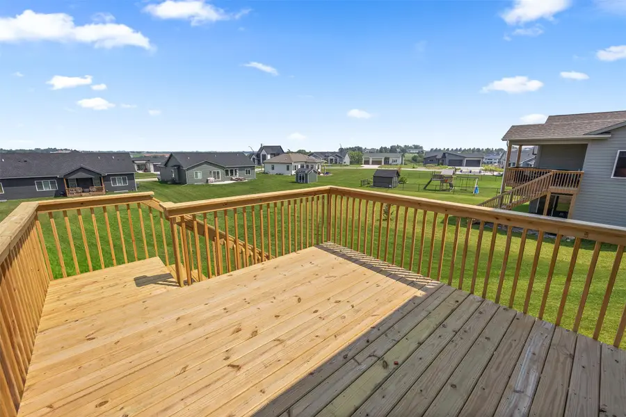 2228 Green Leaf Circle, Norwalk, IA 50211 - Image #3