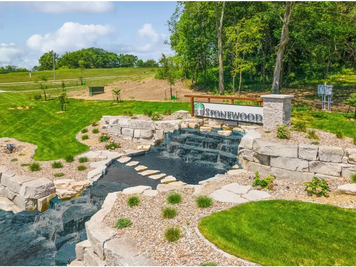 1557 S Stonewood Drive, West Des Moines, IA 50266 - Image #1