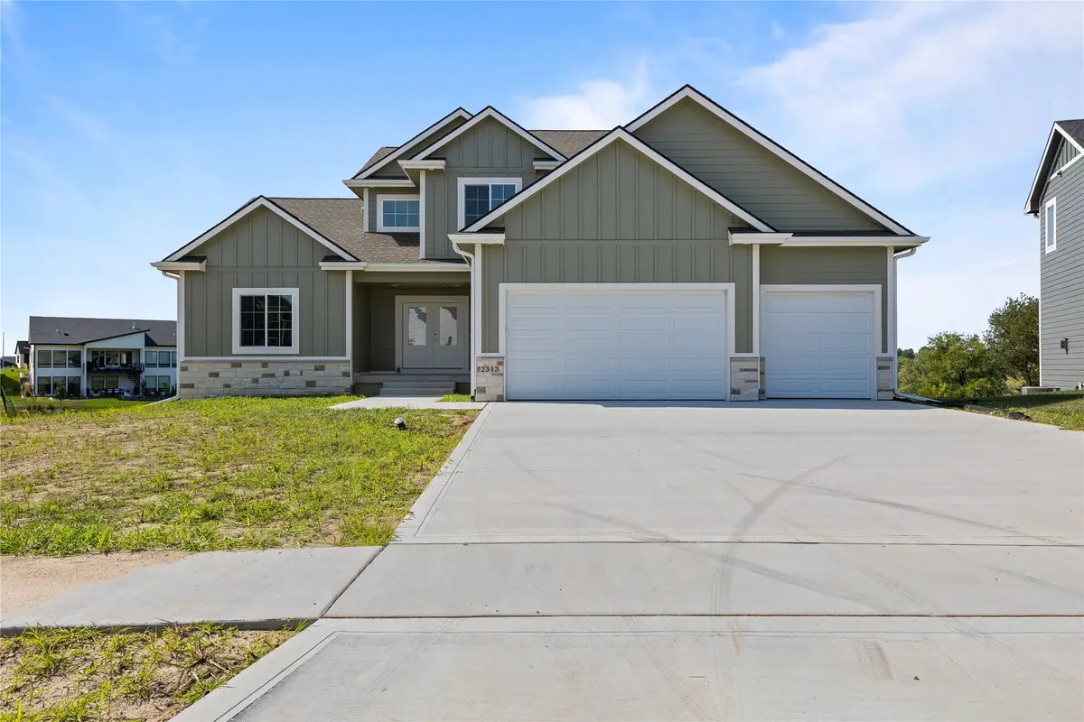 2313 Green Leaf Circle, Norwalk, IA 50211 - Image #1