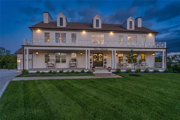 3834 NW 177th Court, Clive, IA 50325