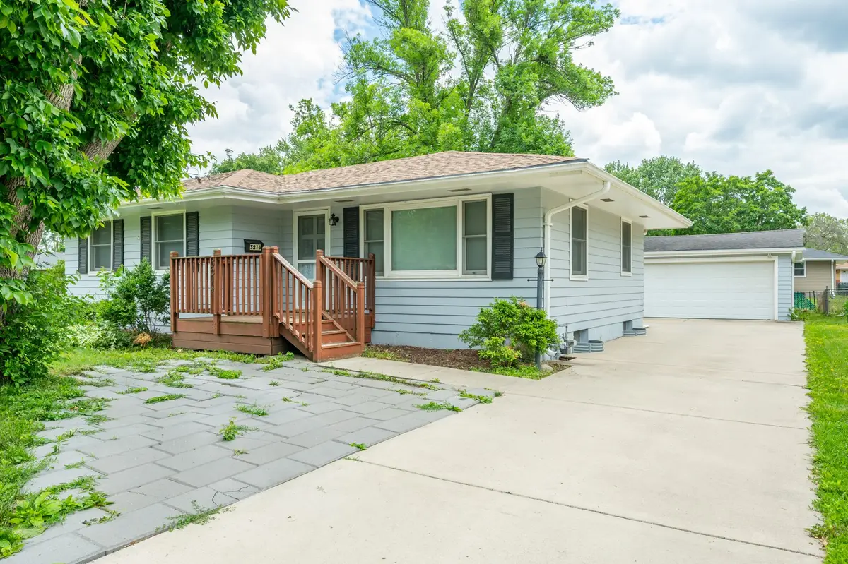 3214 Brinkwood Road, Des Moines, IA 50310 - Image #1