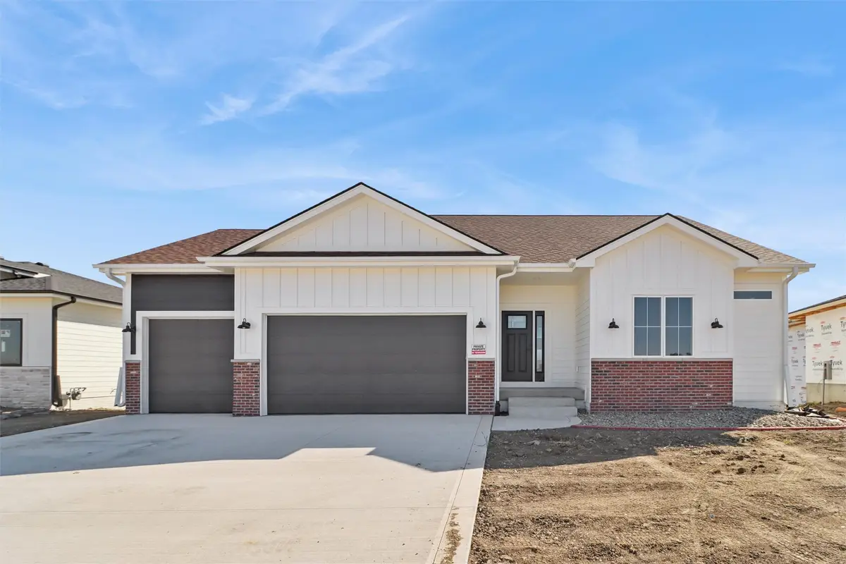 16628 Deerview Drive, Urbandale, IA 50323 - #1