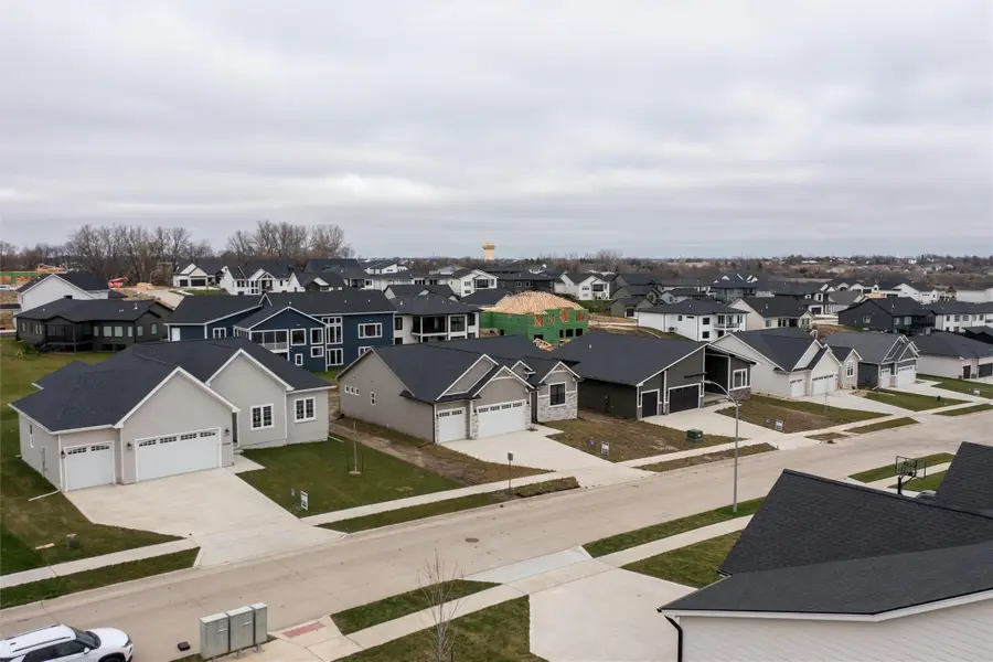 17865 Valley View Drive, Clive, IA 50325 - Image #2