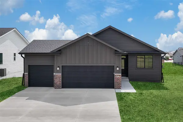 802 31st Court Sw, Altoona, IA 50009