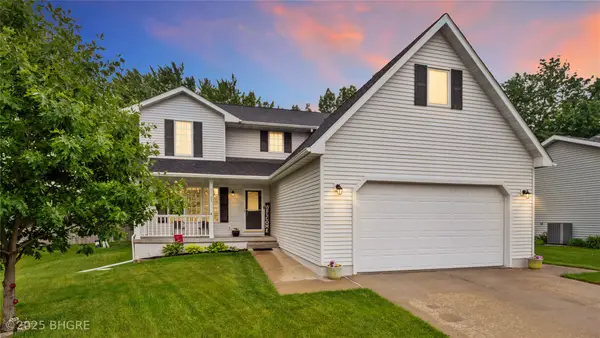 1105 E Henderson Place, Indianola, IA 50125