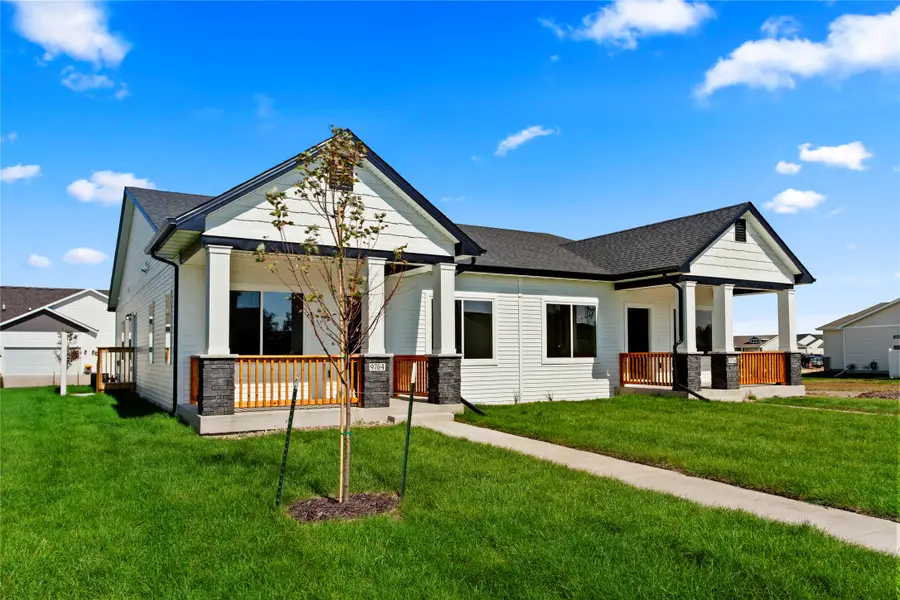 9764 Regatta Lane, Johnston, IA 50131 - Image #3