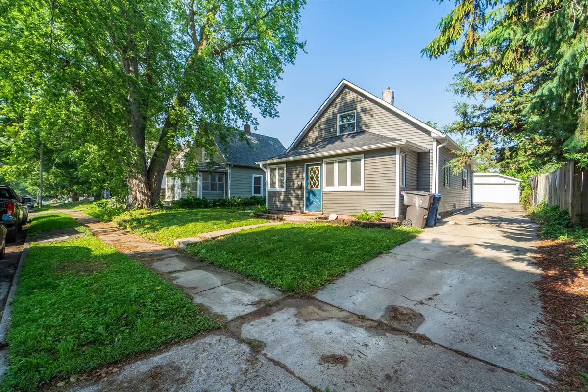 2336 E 13th Street, Des Moines, IA 50316 - Image #1