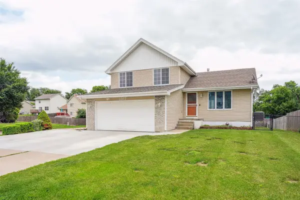 2907 E 43rd Street, Des Moines, IA 50317