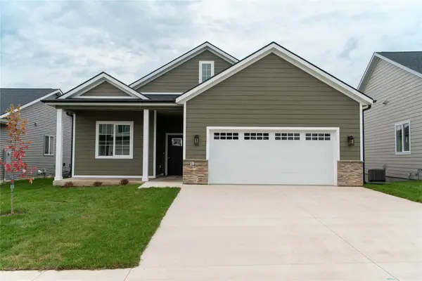 1148 Foxglove Road, Pella, IA 50219