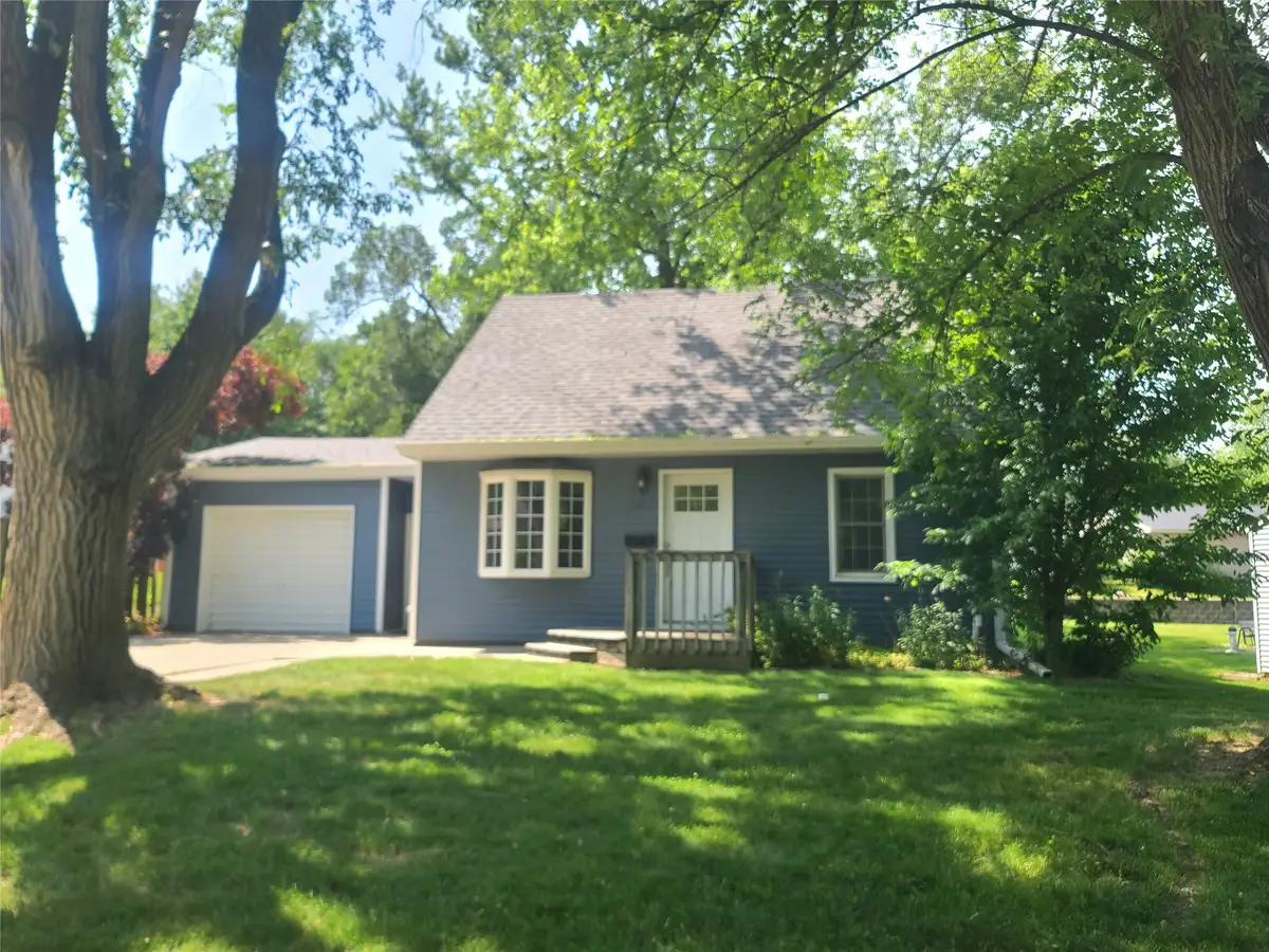 707 E 27th Street S, Newton, IA 50208 - Image #1