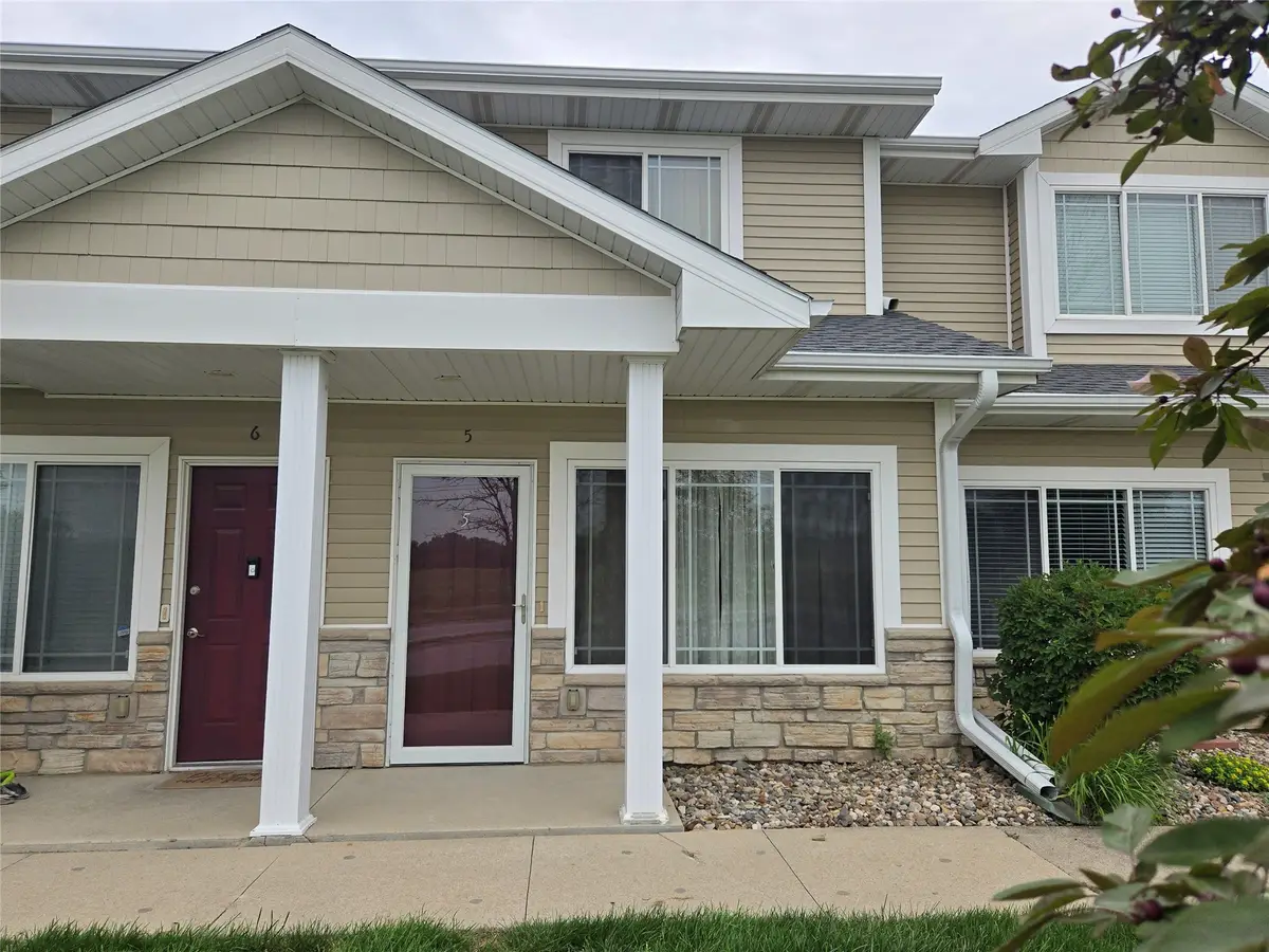 2200 Hart Avenue #5, Des Moines, IA 50320 - Image #1