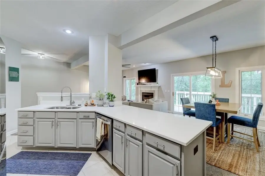 5583 Meredith Drive #5C, Des Moines, IA 50310 - Image #2