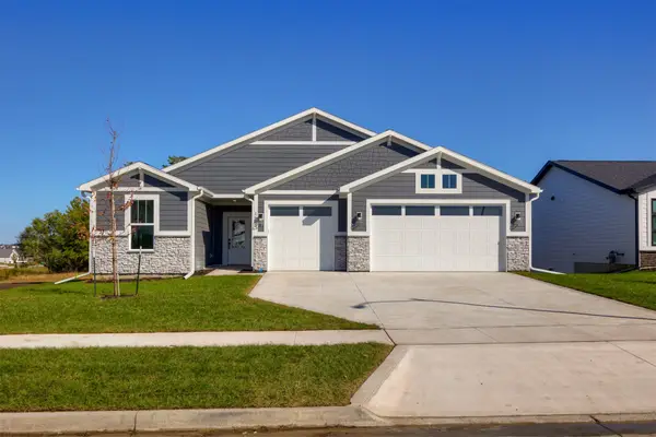 1605 NW Parkside Lane, Waukee, IA 50263