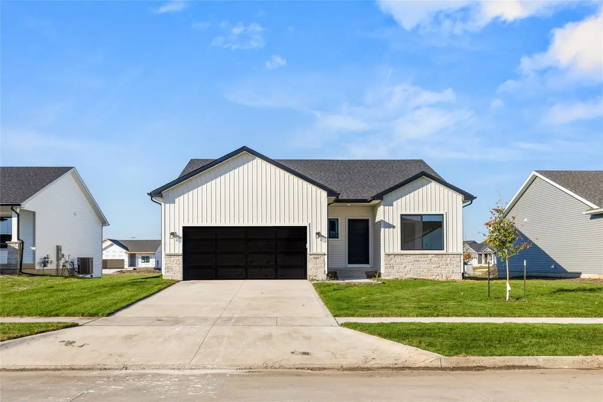 585 NW Compass Avenue, Waukee, IA 50263 - Image #1