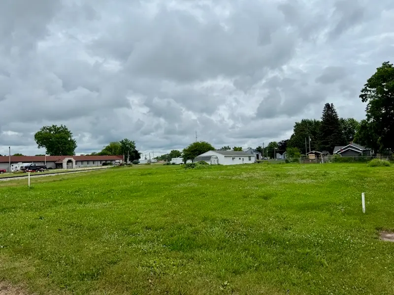 918 E 6th Street N, Newton, IA 50208 - Image #2