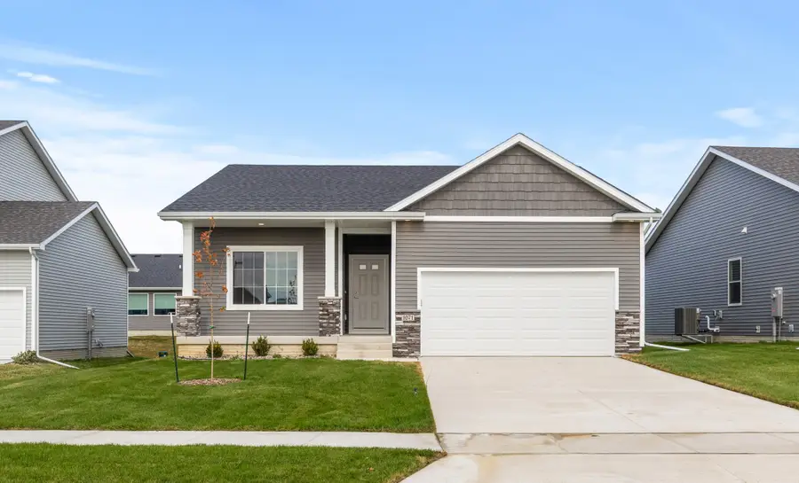 1071 NW Yorktown Drive, Waukee, IA 50263 - Image #2