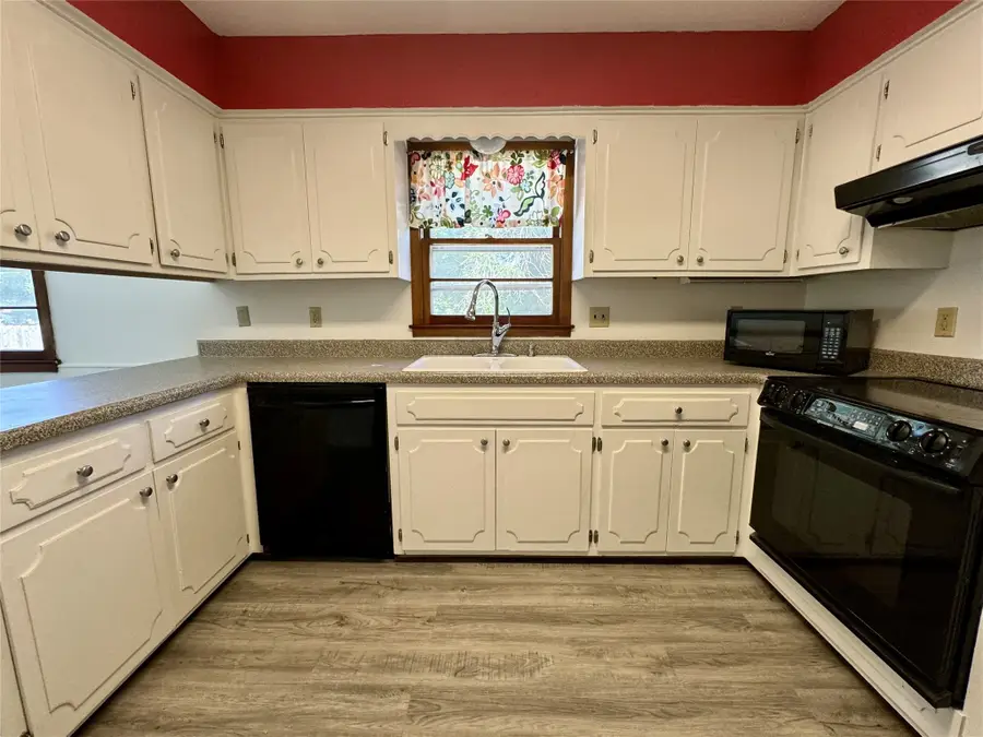 4425 Amick Avenue, Des Moines, IA 50310 - Image #3