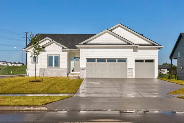 5640 163rd Street, Urbandale, IA 50323