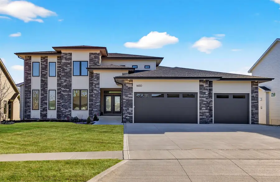 16130 Sharon Court, Urbandale, IA 50323 - #3