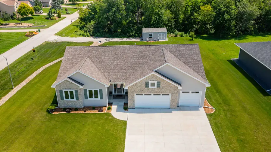 707 Meadow Pointe Court, Alleman, IA 50007 - Image #2