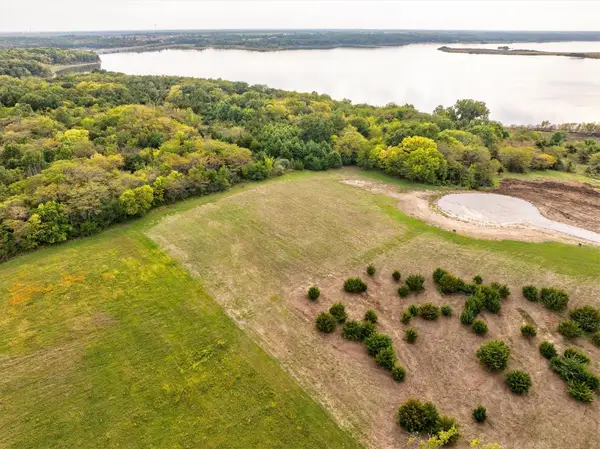 398 Lake Drive, Melrose, IA 52569