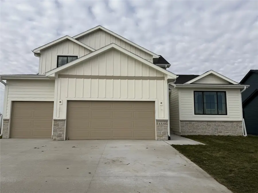 1335 NW Yorktown Drive, Waukee, IA 50263 - Image #2
