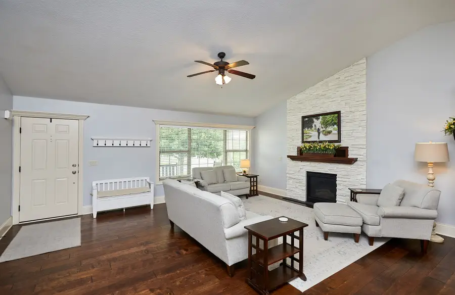 358 S 85th Street, West Des Moines, IA 50266 - Image #2