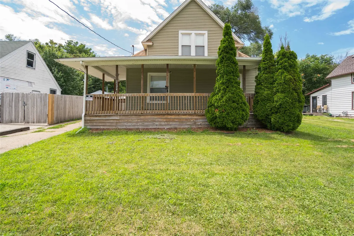 2124 E 23rd Street, Des Moines, IA 50317 - #1