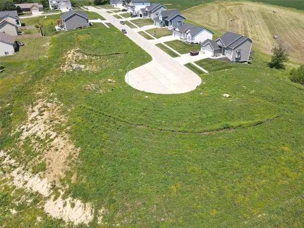 Lot 9 W Lincoln Place, Indianola, IA 50125