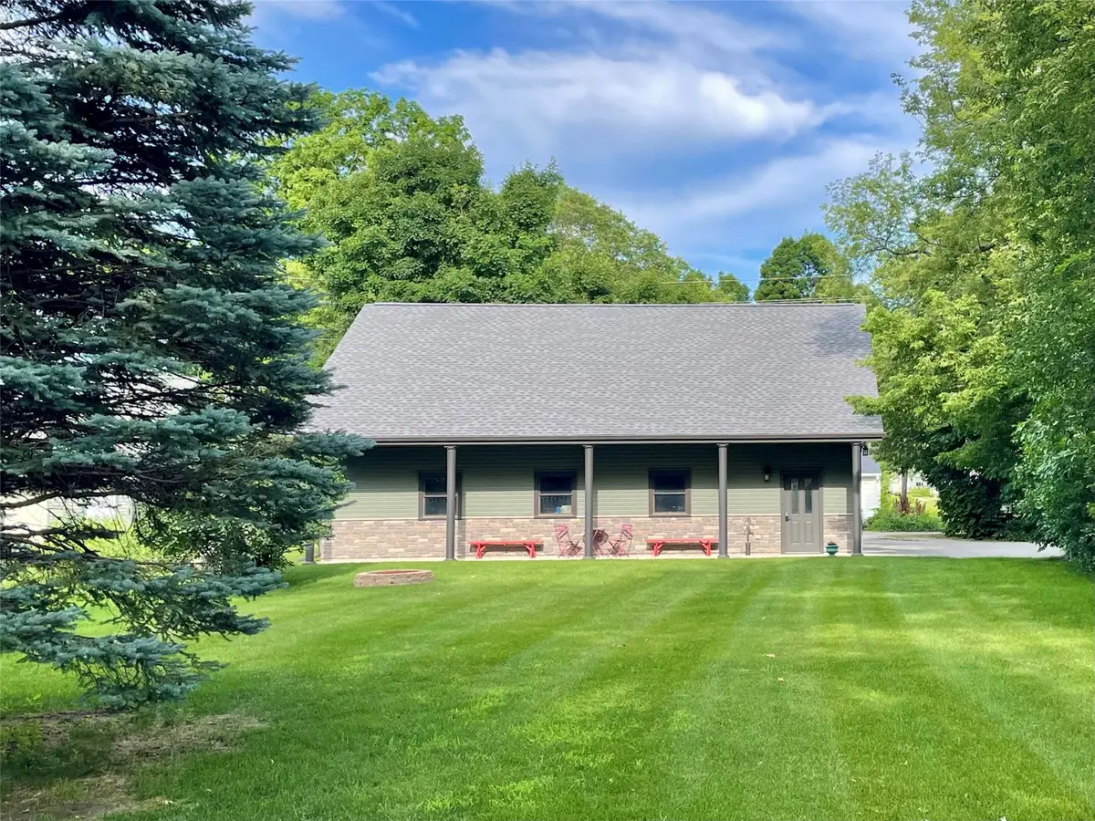 1127 Broad Street, Grinnell, IA 50112 - Image #1