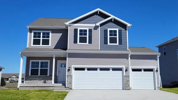 2821 Brook View Drive, Des Moines, IA 50317