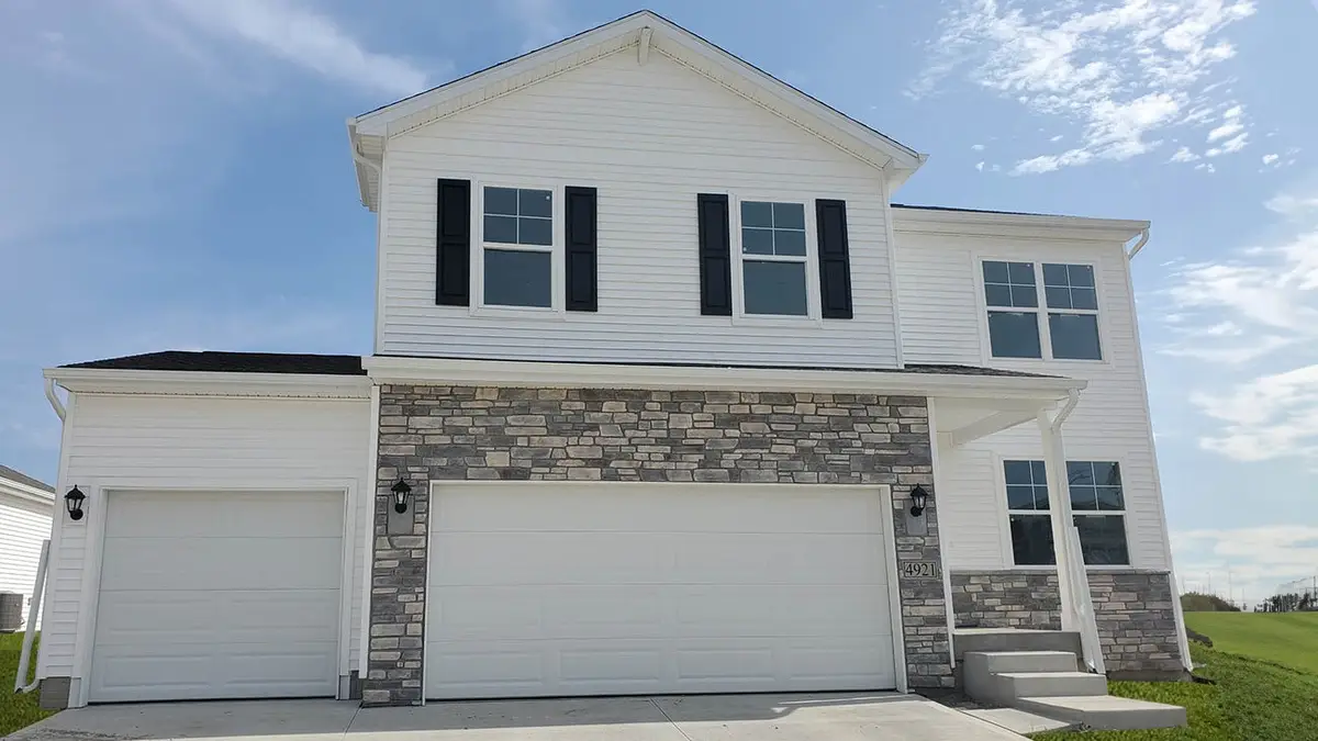 2820 Brook View Drive, Des Moines, IA 50317 - #1