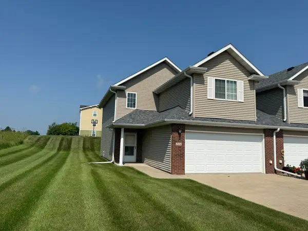 244 4th Avenue W, Grinnell, IA 50112