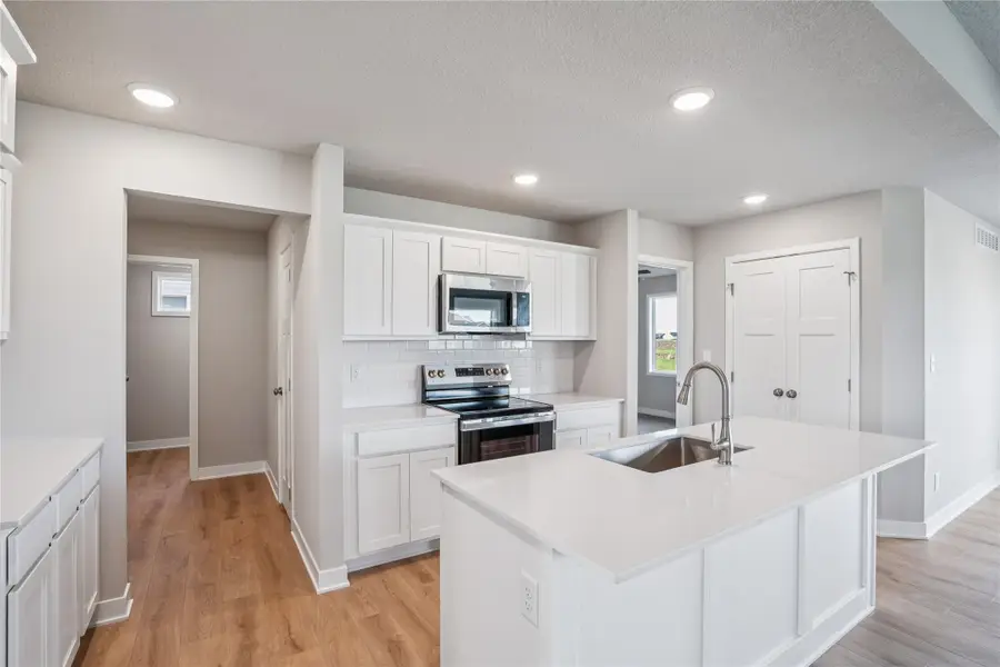 724 NE Meadow Landing Drive, Ankeny, IA 50021 - Image #2