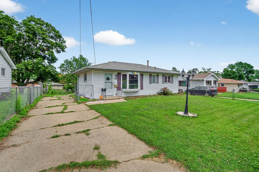 2704 Wedgewood Road, Des Moines, IA 50317 - Image #2