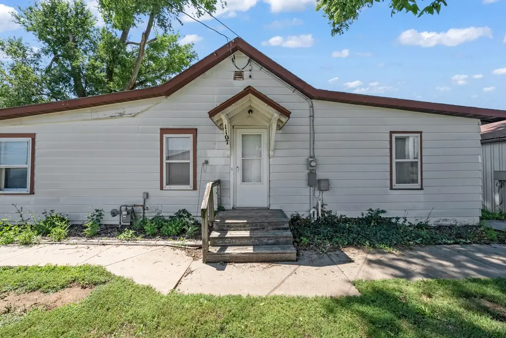 1107 E 12th Street N, Newton, IA 50208 - Image #1